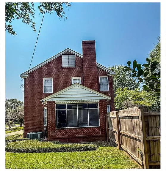 1302 Peacock Ave #1302 — Photo 4