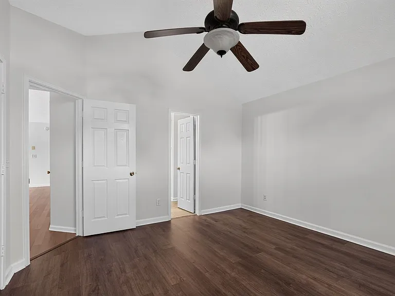 327 Autumn Lake Dr — Photo 9