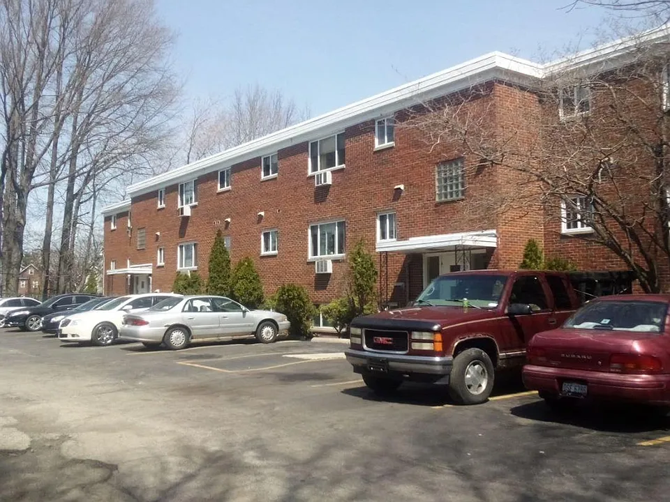 19007 Bella Dr