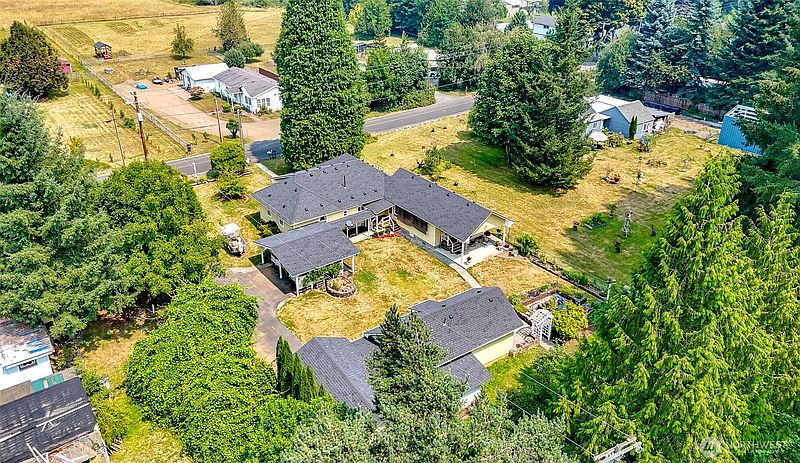 4th image of 137 Damron Road