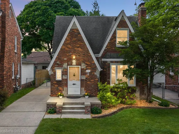 411 Madison St, Grosse Pointe Farms, MI 48236