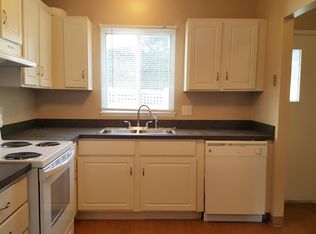 140 Ripple Ln, North Kingstown, RI 02852