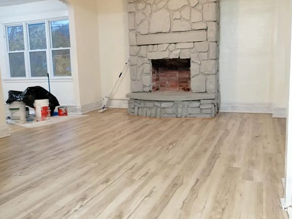 3rd image of 982 Walden Ave #2