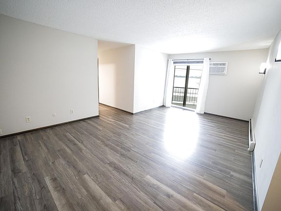 2nd image of 1800 Larpenteur Ave W #6