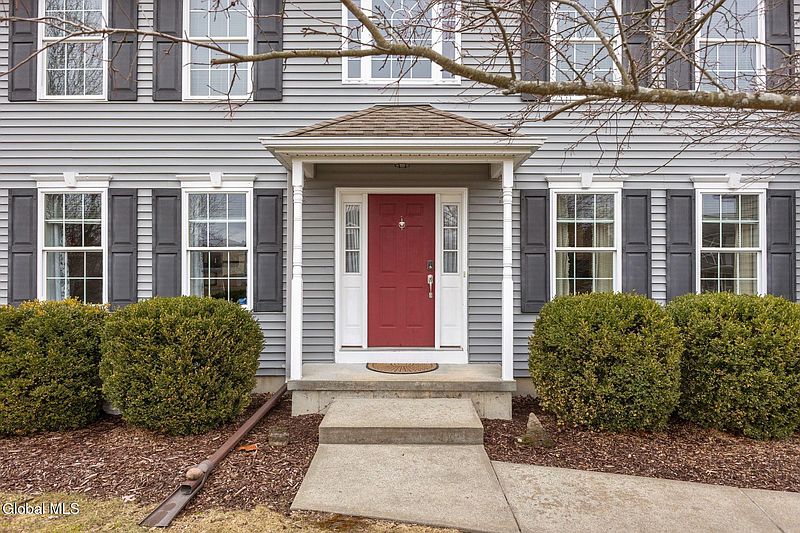 4th image of 32 Bancker Avenue
