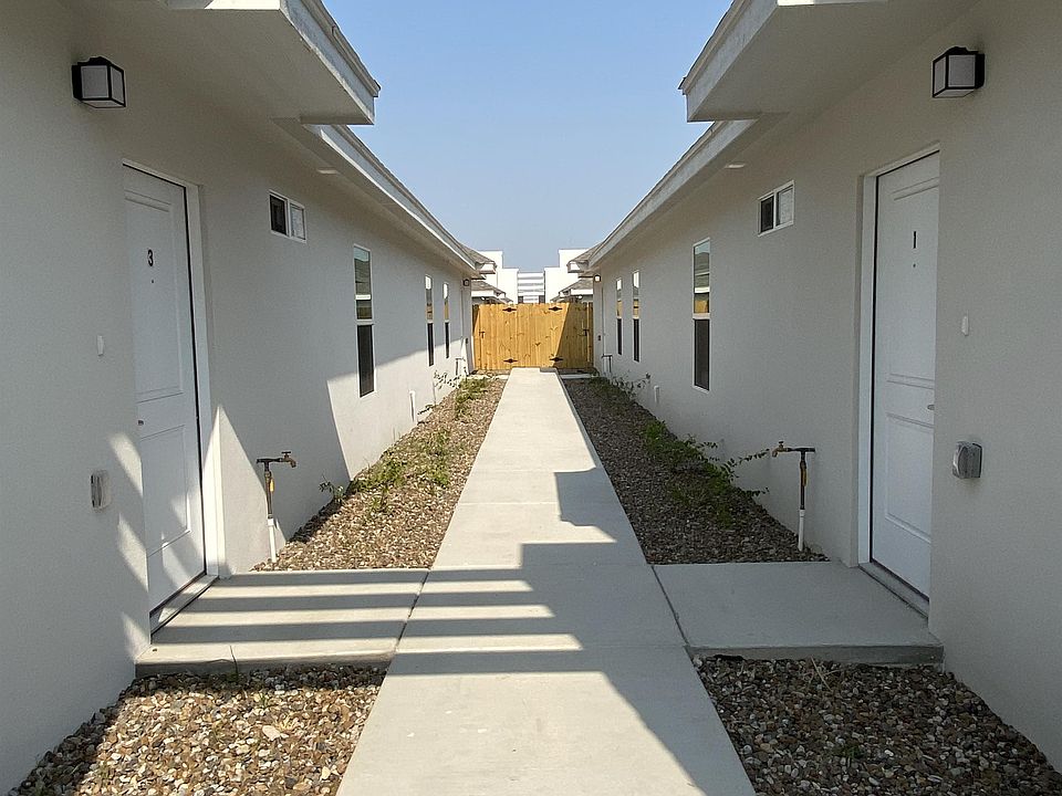 2nd image of 3420 Sahara Dr #2