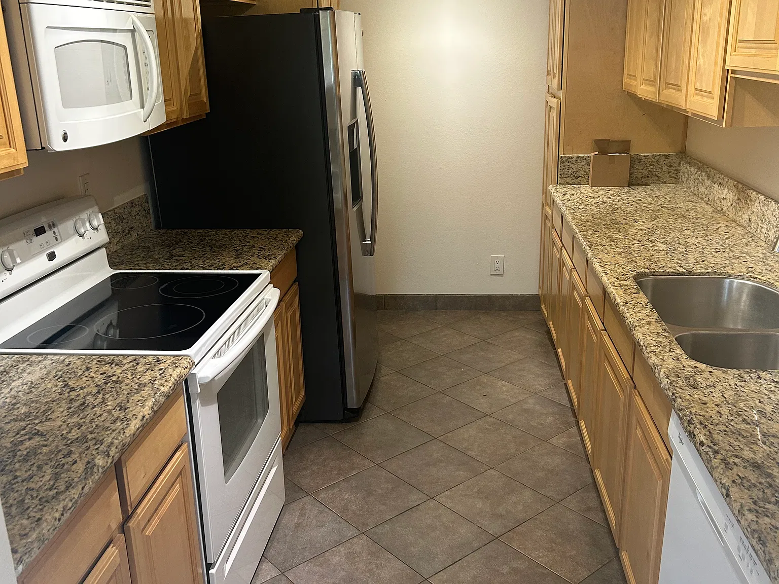 2 bed, 1054 sqft, $3,000 — Photo 4