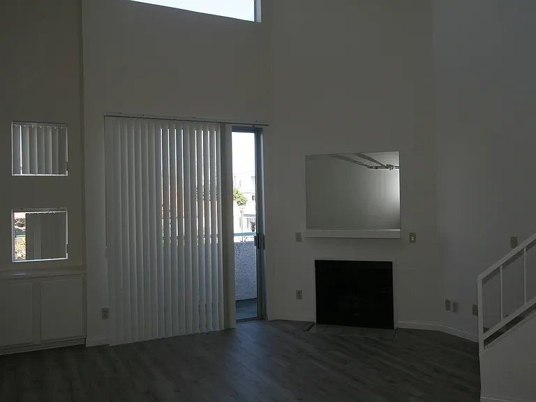3637 Clarington Ave #202 — Photo 3