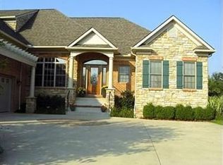 7455 Champaign Ave NW, Canal Fulton, OH 44614