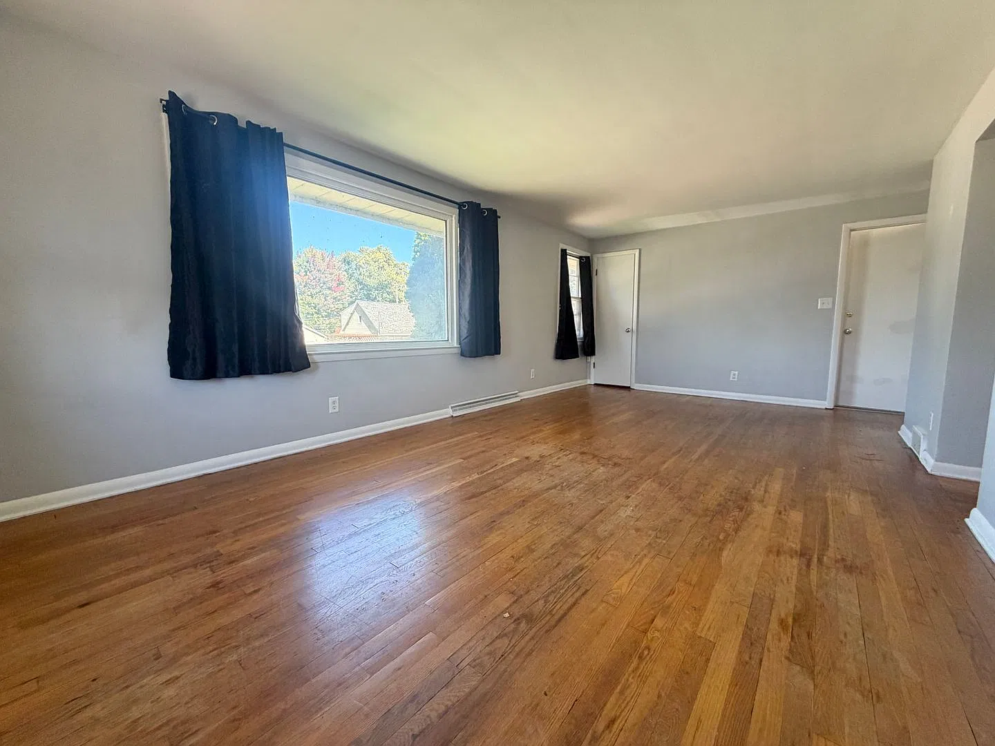 515 Clark Ave — Photo 3