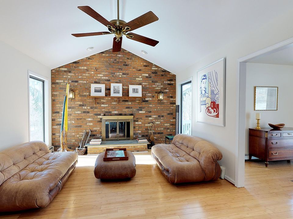 A light-filled happy home!