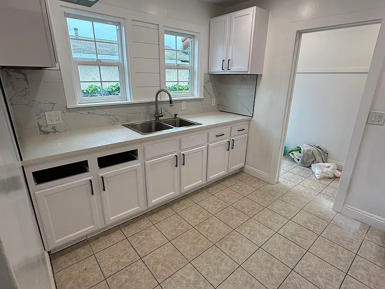 10923 S Firmona Ave — Photo 11