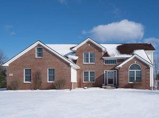 5653 Deer Run Ln, Dexter, MI 48130