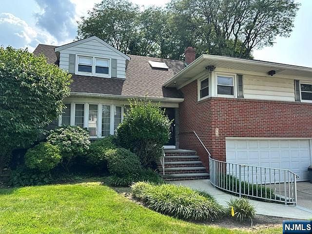1st image of 552 Maitland Ave