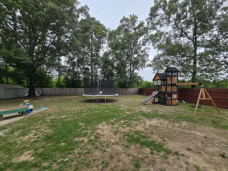 111 Greentree Dr — Photo 22