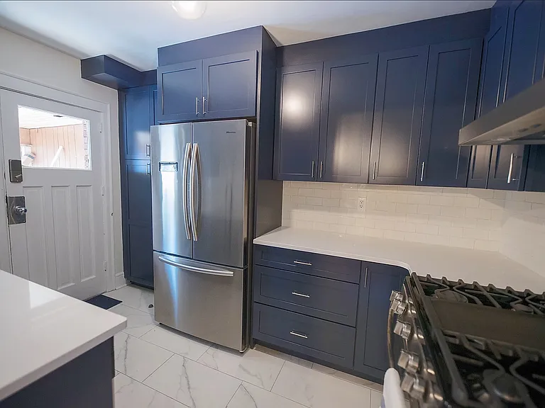 858 Bronson Ave #A — Photo 20