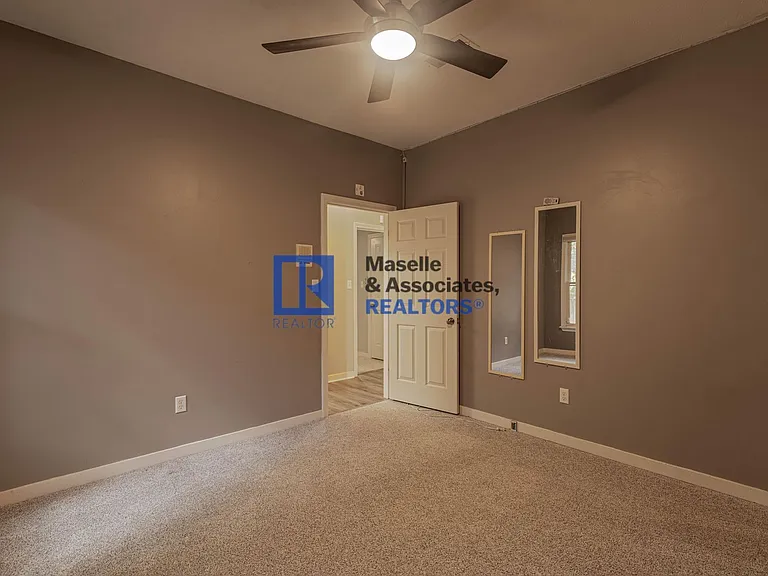 1046 Newland St — Photo 34