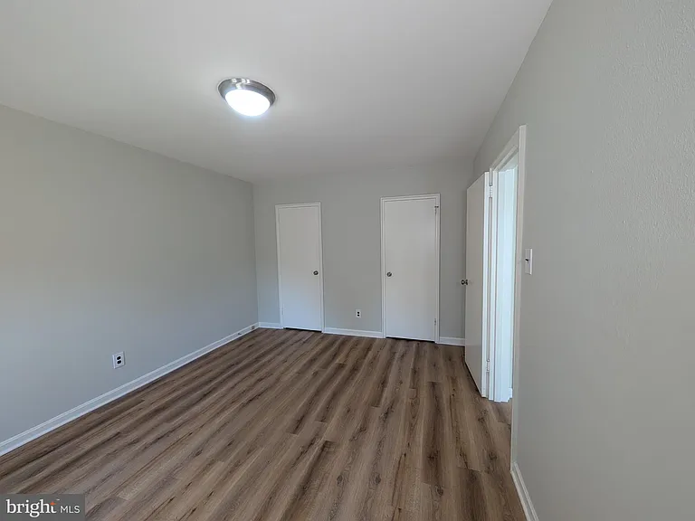 4824 Chevy Chase Dr #302 — Photo 9