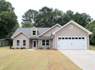 110 Raymond Ray St, Newnan, GA 30265