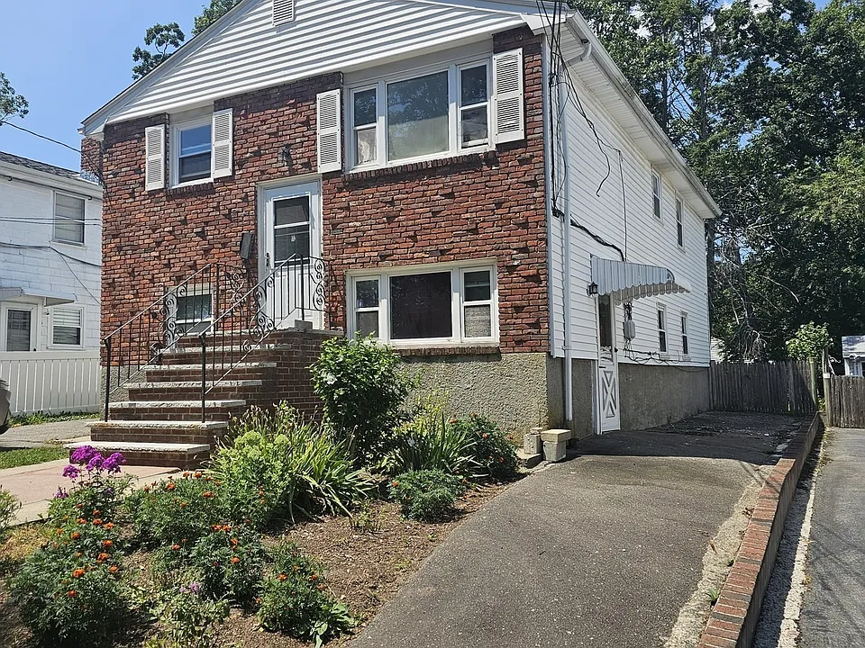 131 Itasca St #1