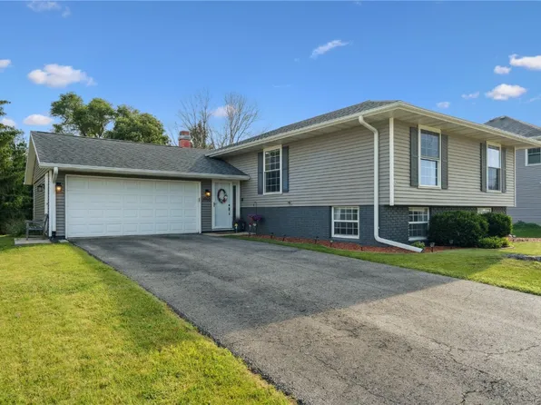 3960 Willowood Ave, Marion, IA 52302