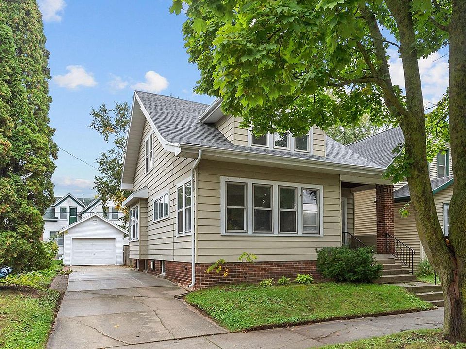 1st image of 930 Logan AVENUE