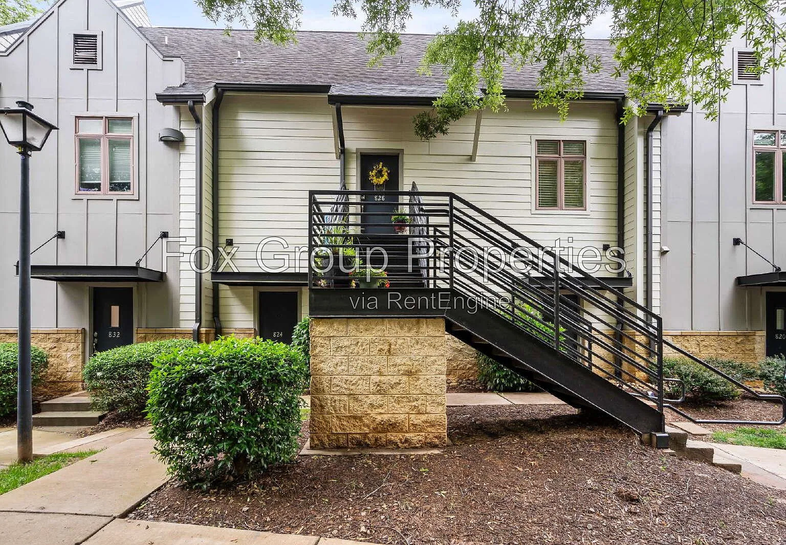 2 bed, 2.0 bath, 1118 sqft, $2,455 — Photo 1