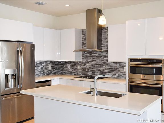 3rd image of 6310 NW 103rd Pl APT 104