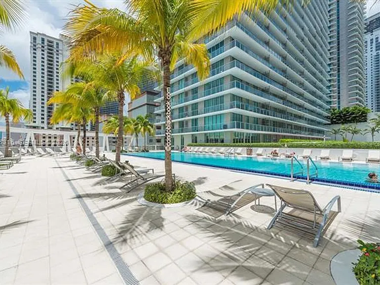 1111 SW 1st Ave #Penthouse 3822 — Photo 36