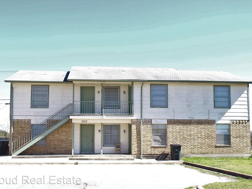 1st image of 1002 Eastside Dr APT C