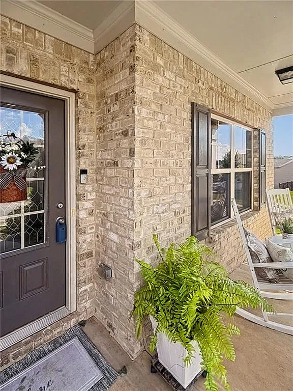 3 bed, 2.5 bath, 2737 sqft, $2,400 — Photo 3