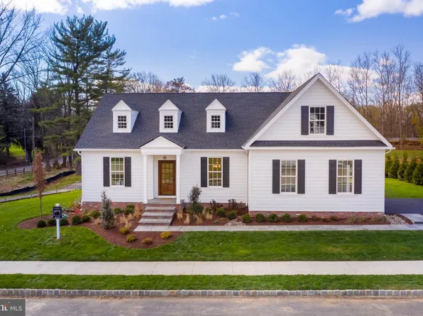 4630 Old Saucon Rd, Bethlehem, PA 18015