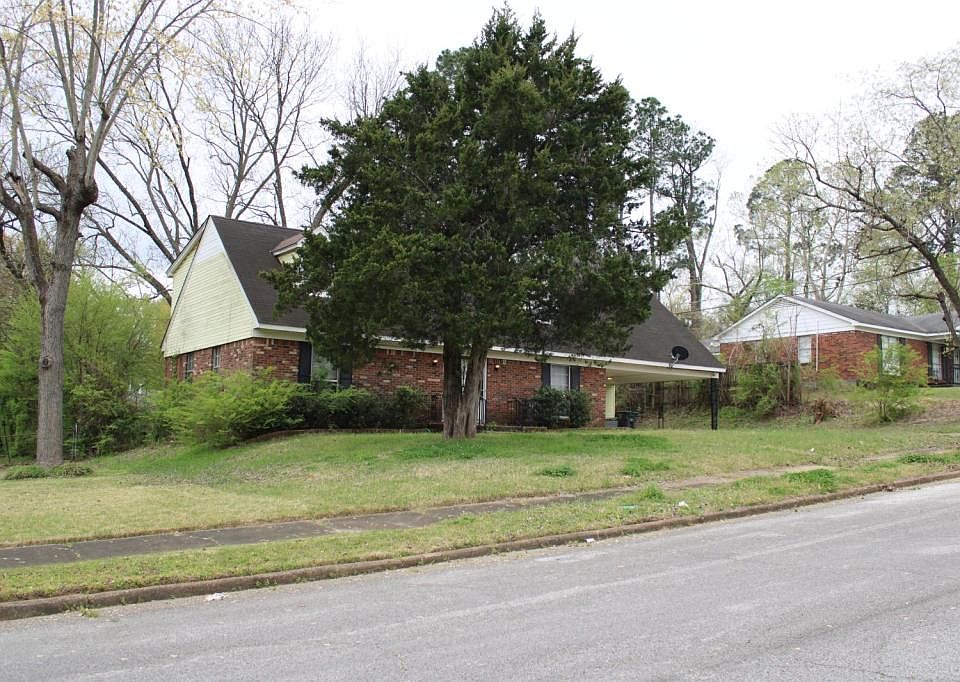 2nd image of 2895 Spring Ridge Dr