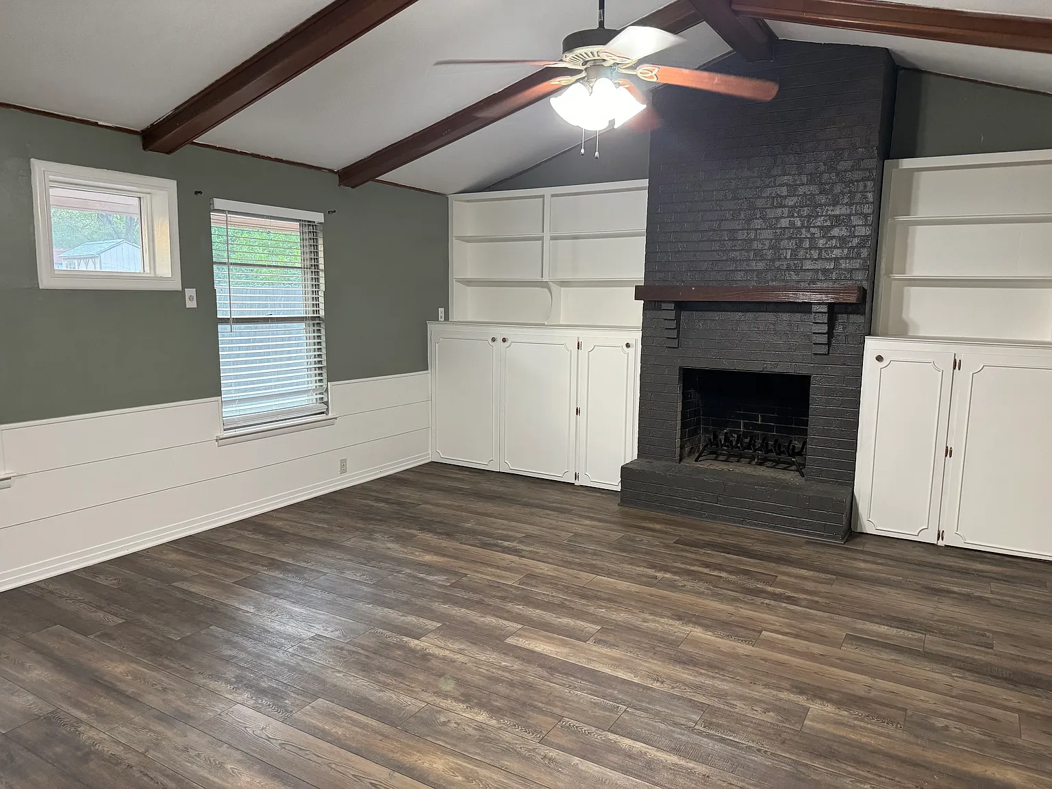 3 bed, 1.5 bath, 1953 sqft, $2,000 — Photo 3