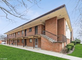 1970 Green Bay Rd #B-3, Highland Park, IL 60035