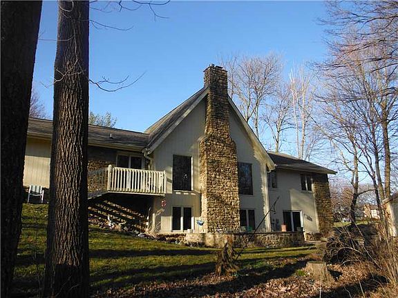 3rd image of 887 W Oakwood Dr