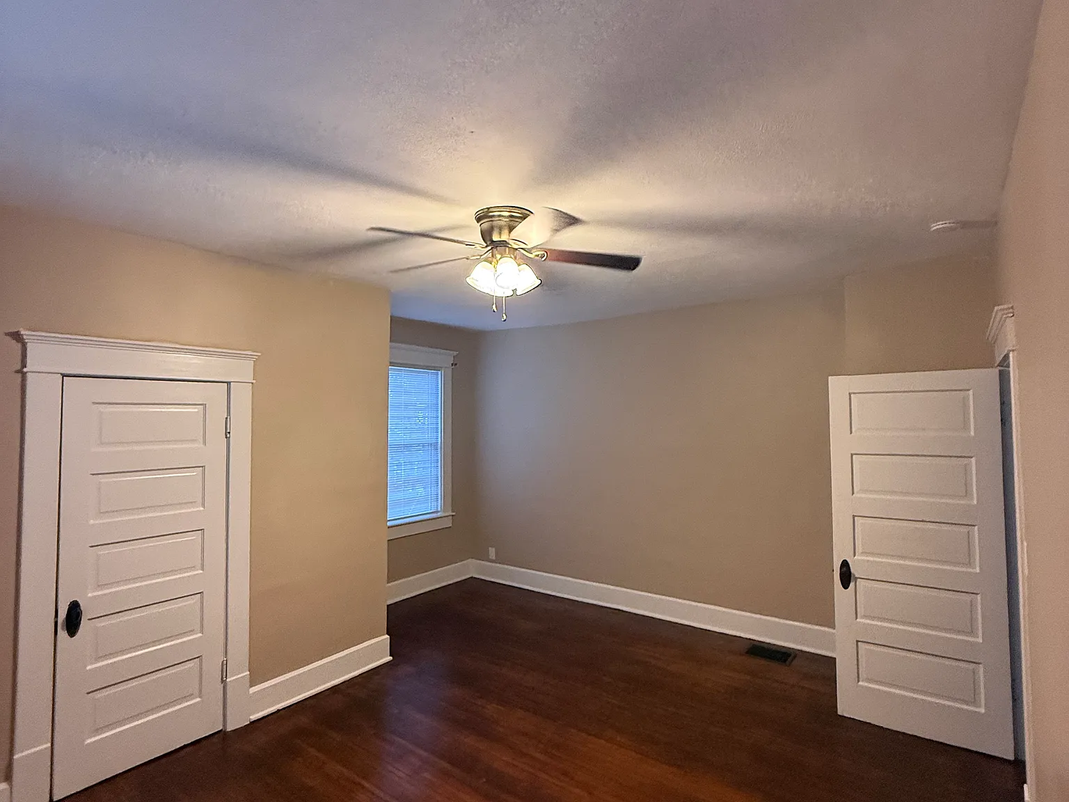 2 bed, 1100 sqft, $950 — Photo 2