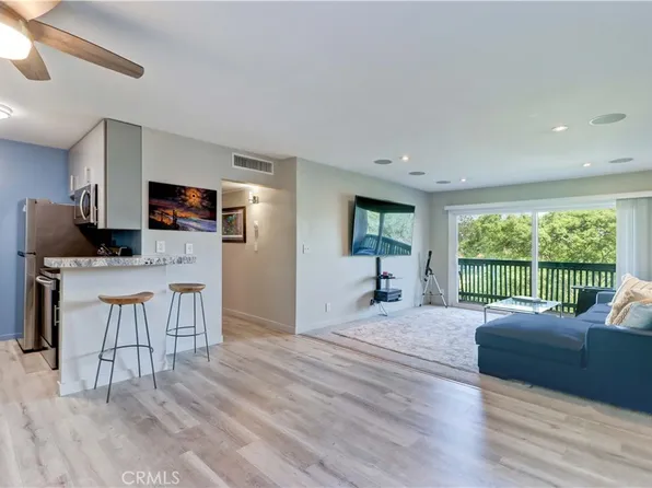 576 N Bellflower Blvd Unit 303, Long Beach, CA 90814