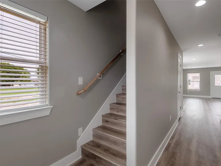 250 N Shady Oaks Dr — Photo 4
