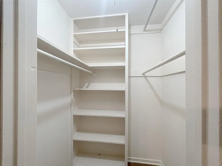 9655 Meadowcroft Dr — Photo 11