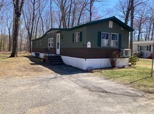 34 Oakwood Dr, Turner, ME 04282