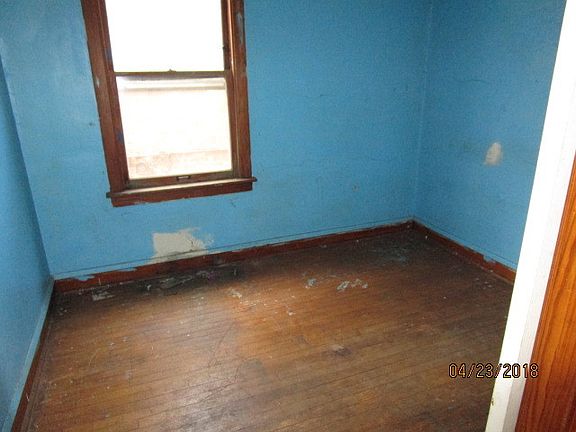 4th image of 7120 S Rockwell St