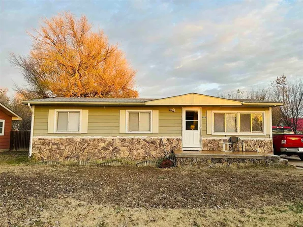 804 Clark Ave, Dodge City, KS 67801