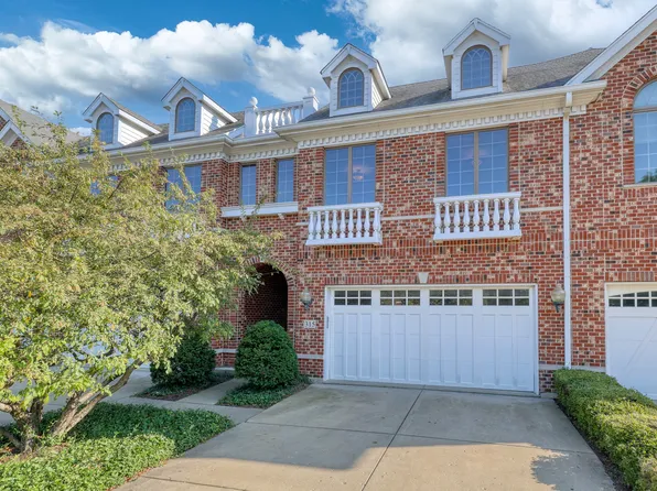 315 Arbor Glen Blvd, Schaumburg, IL 60195