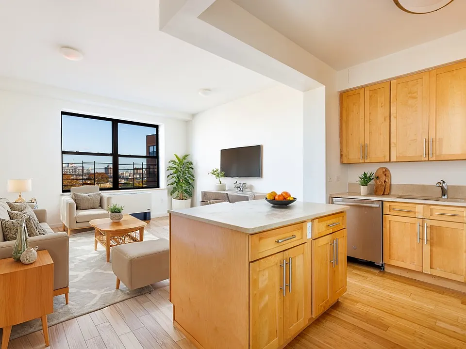 150 Clermont Ave #4C