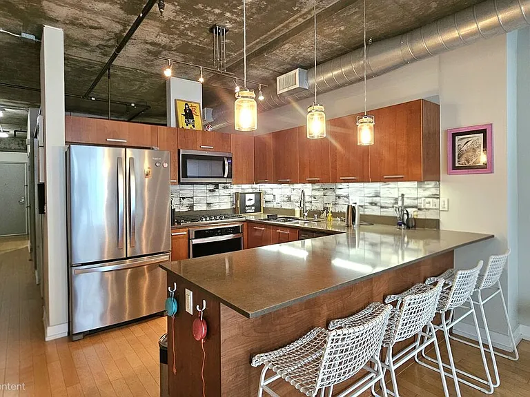 645 W 9th St #609 — Photo 26