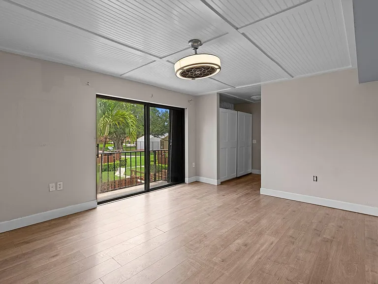 1405 14th Ln — Photo 10