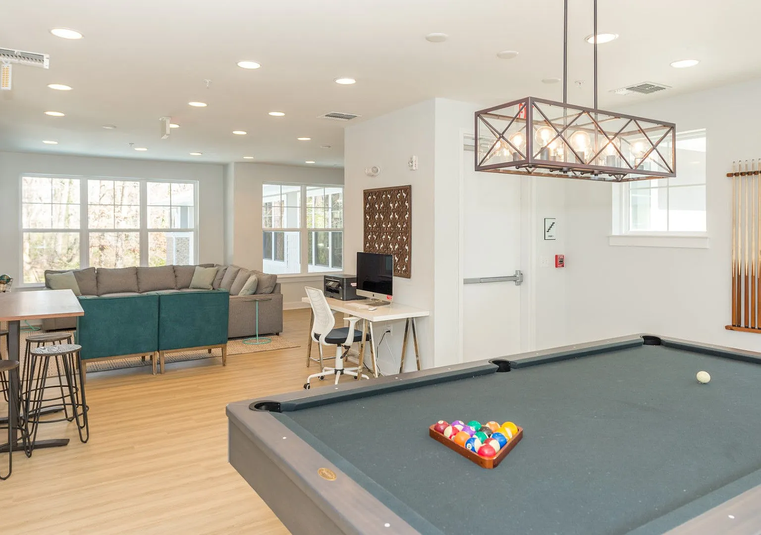 Diamond North Apartments — Photo 4