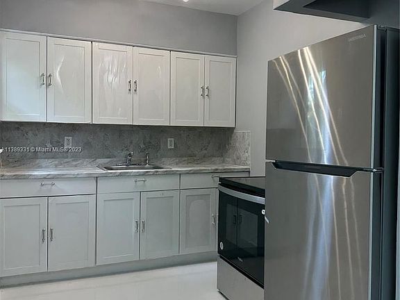 5th image of 300 Mendoza Ave APT 3