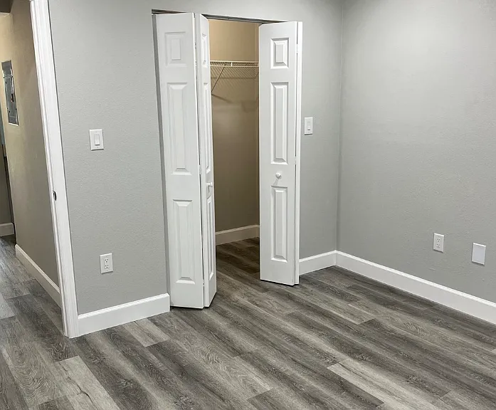 Spring Lake Apartments — Photo 35